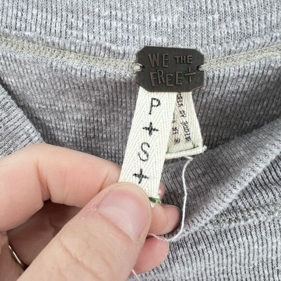 We The Free Women's Palisades Off Shoulder Dolman Sleeve Top Blouse Gray Size PS - Picture 7 of 10